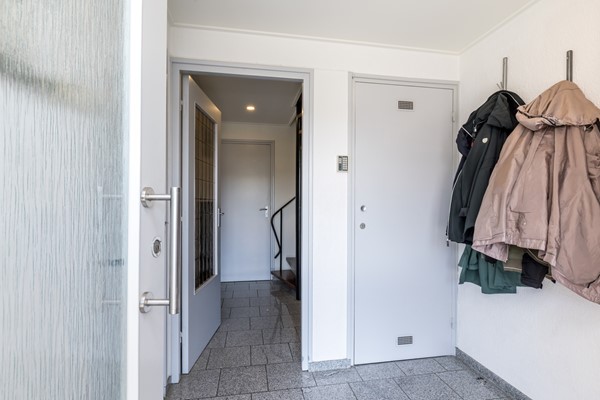 Foto - Te koop: Ruime gemoderniseerde instapklare hoekwoning met veel woonoppervlakte en tuin in de wijk Pronsebroek te Heerlen